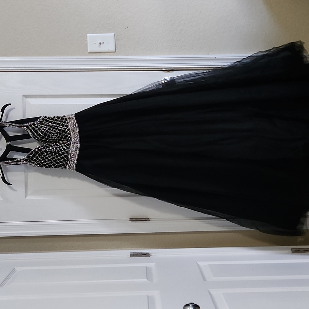 Prom Dress - Picture 2 of 4